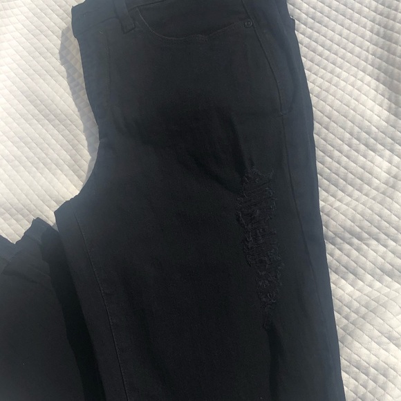 A pair of NYDJ black jeans. Size 4 - Picture 2 of 14